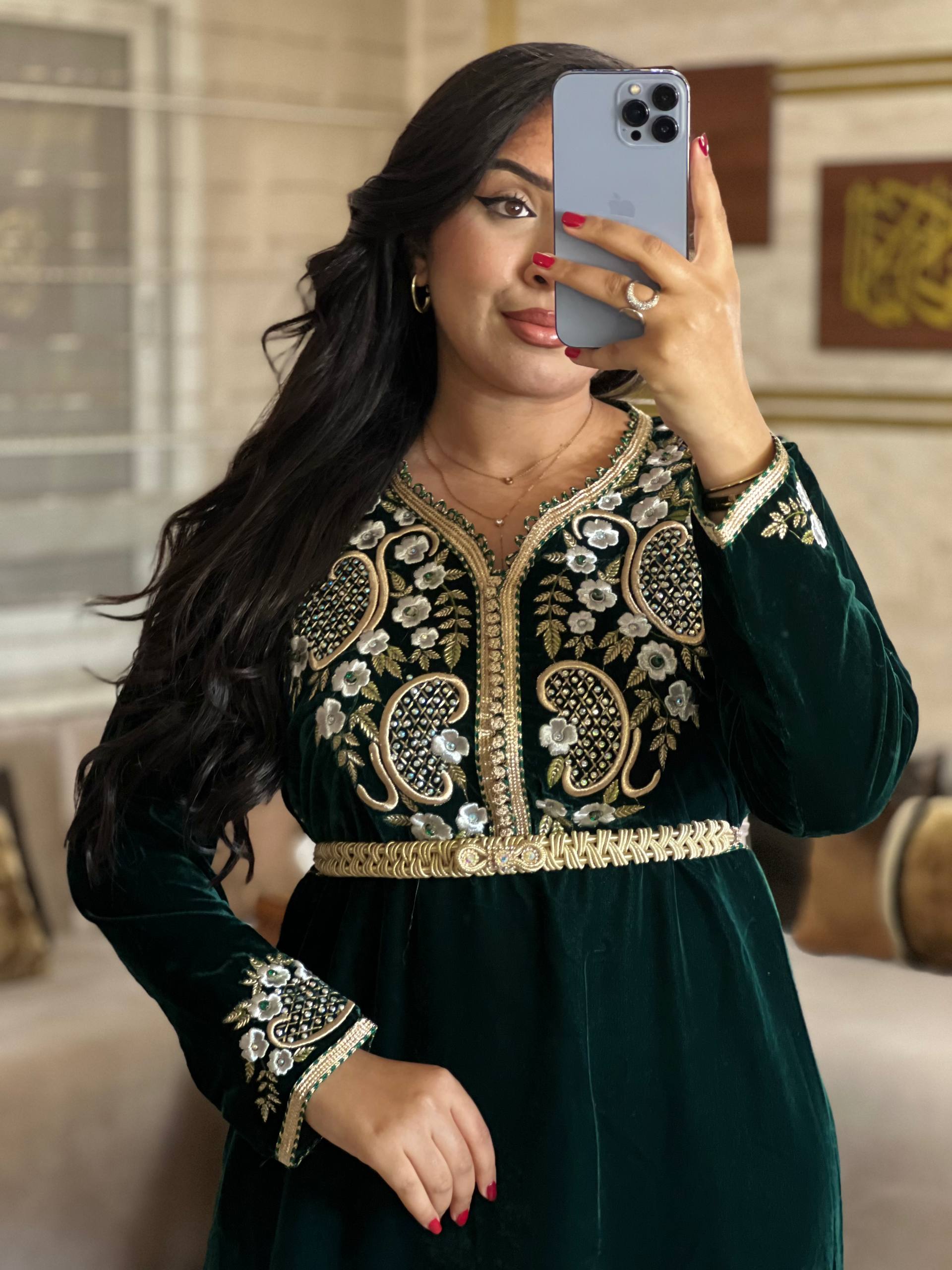 قفطان هماوي راقي بذوق الأميرات