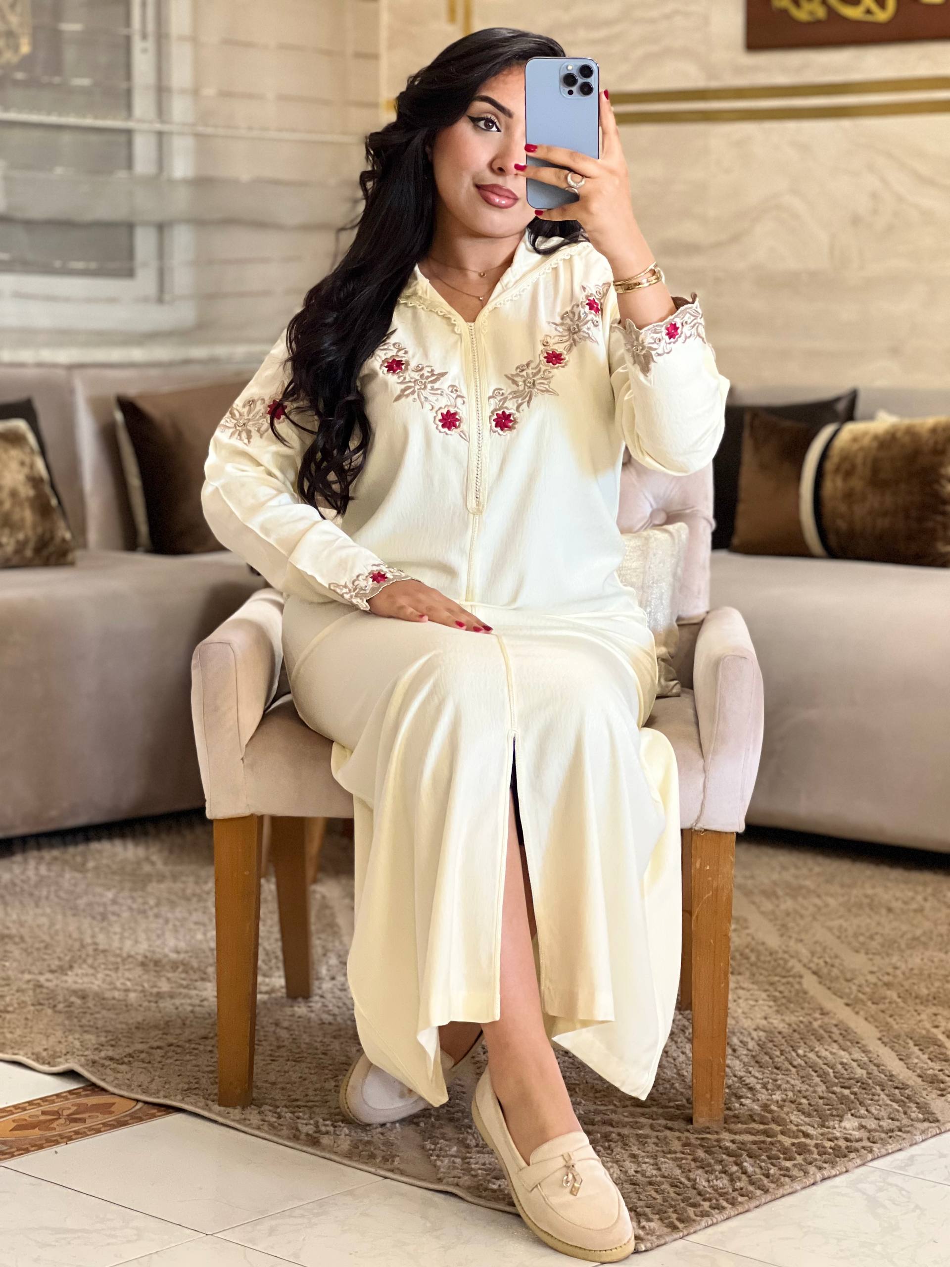 جلابة مليفة براندة مطروزة